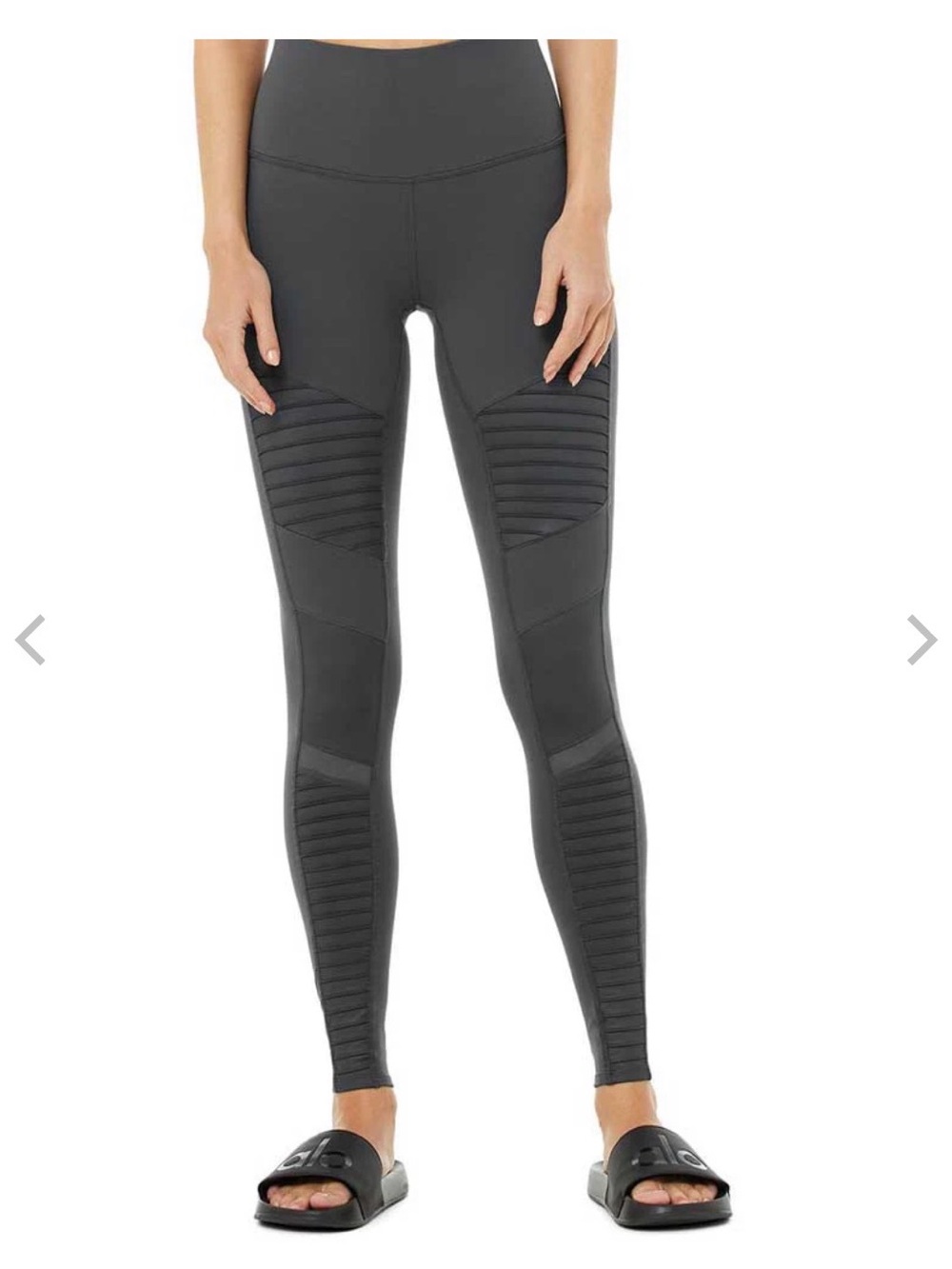 Alo Yoga 
Moto legging

Mid  Waist Moto Legging
